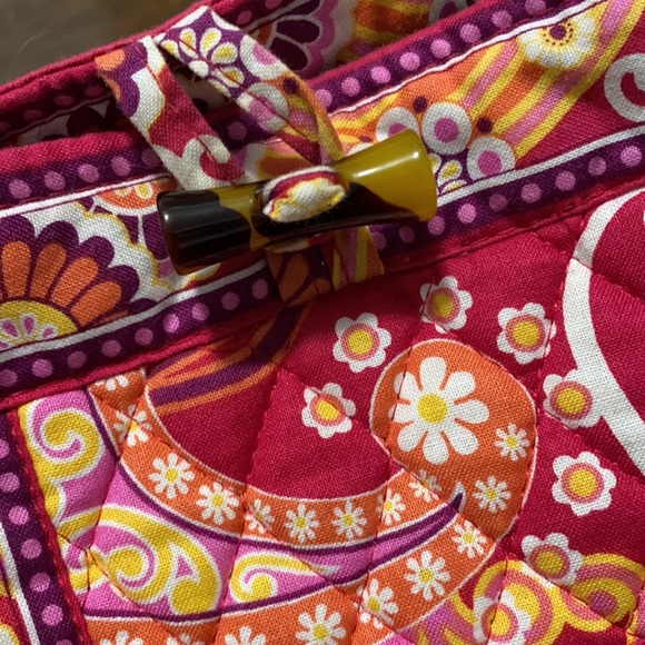 Vera Bradley Raspberry Fizz pink paisley purse bag - Picture 3 of 13
